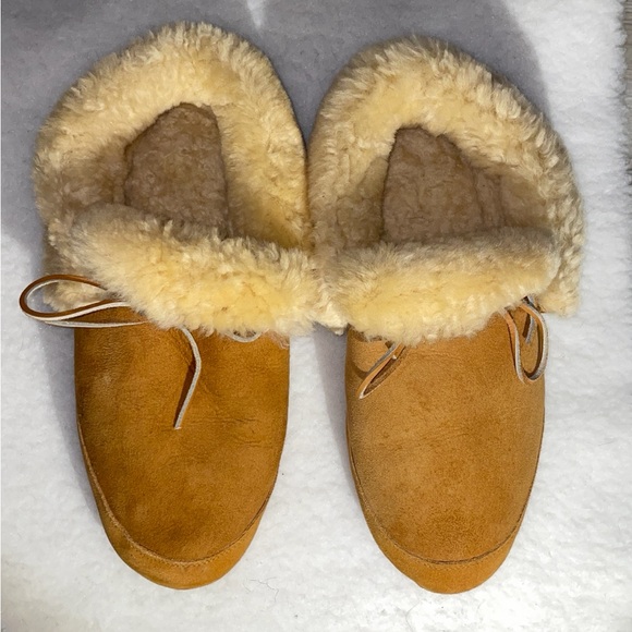 The Hammacher Schlemmer Androscoggin Sheepskin Slippers Men’s XXL 13.5-15 - Picture 1 of 5